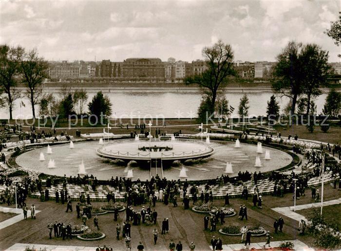 Koeln  Rhein Tanzbrunnen