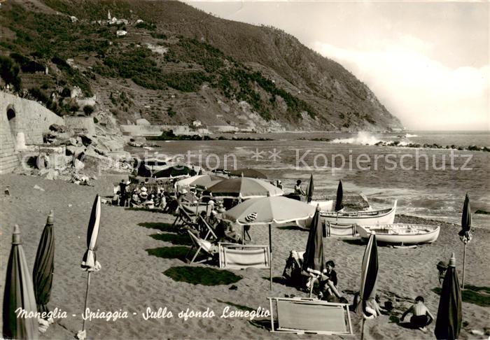 Moneglia Liguria IT Spiaggia Sullo sfondo Lemeglio