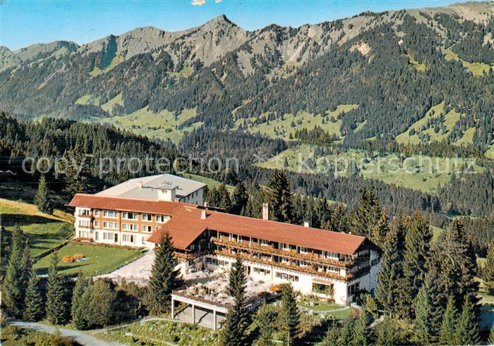 Sonthofen  Oberallgaeu Kur und Sporthotel Allgaeuer Berghof Fliegeraufnahme