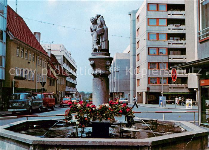Sindelfingen Marktbrunnen mit Schwaetzweibern