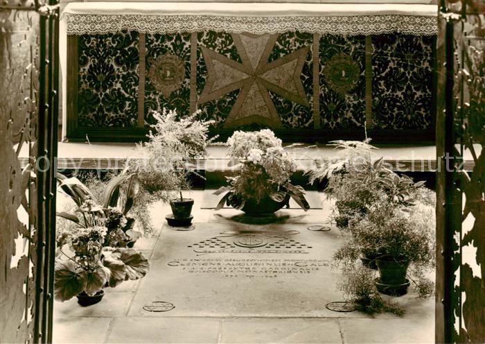 Muenster Westfalen Grab des Kardinals Clemens August Graf von Galen im Dom zu Mu