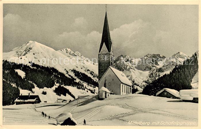 Mittelberg Kleinwalsertal AT mit Kirche und Schafalpgruppe