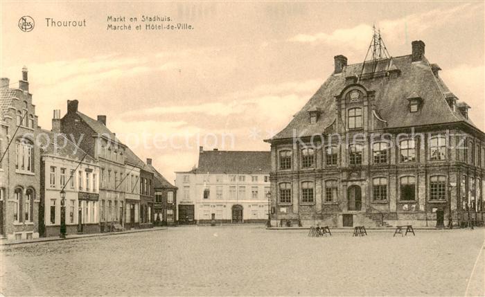 Thourout Torhout Markt en Stadhuis