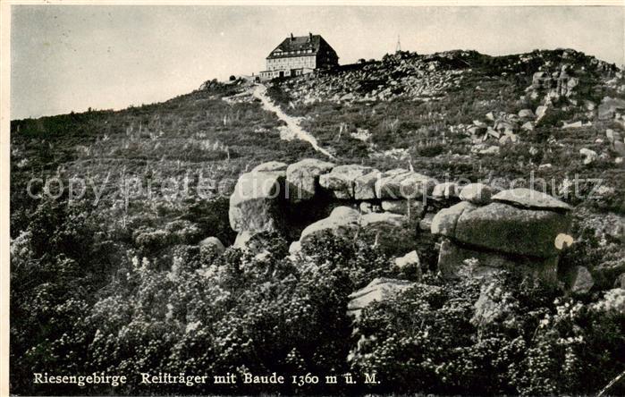 Riesengebirge Krkonose Karkonosze Reiftraeger mit Baude