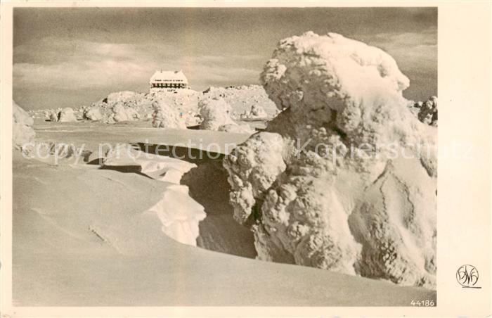 Riesengebirge Krkonose Karkonosze Reiftraeger Baude im Winter