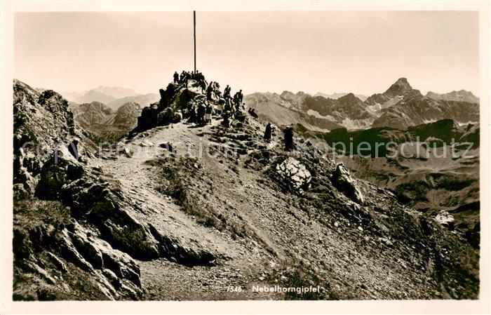Nebelhorn Gipfel mit Zugspitze und Hochvogel