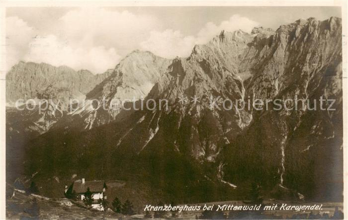 Mittenwald Bayern Kranzberghaus mit Karwendel