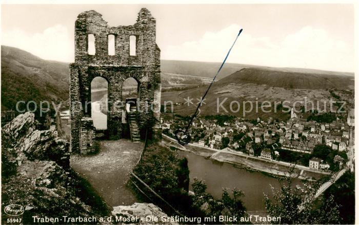 Traben-Trarbach Mosel Die Graefinburg mit Blick auf Traben