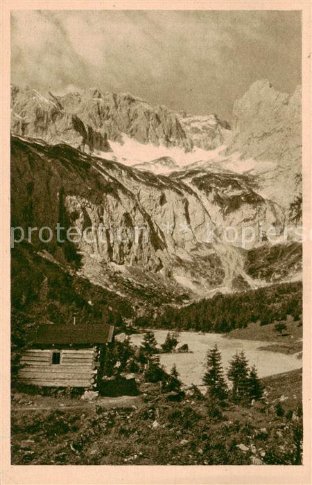 Hoellentalhuette 1381m Garmisch-Partenkirchen mit Zugspitzblick