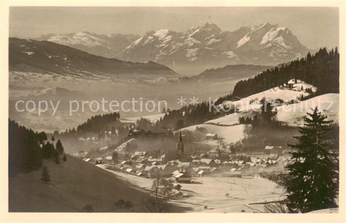 Oberstaufen Oberallgaeu Bayern mit Blick zum Schweizer Hochgebirge
