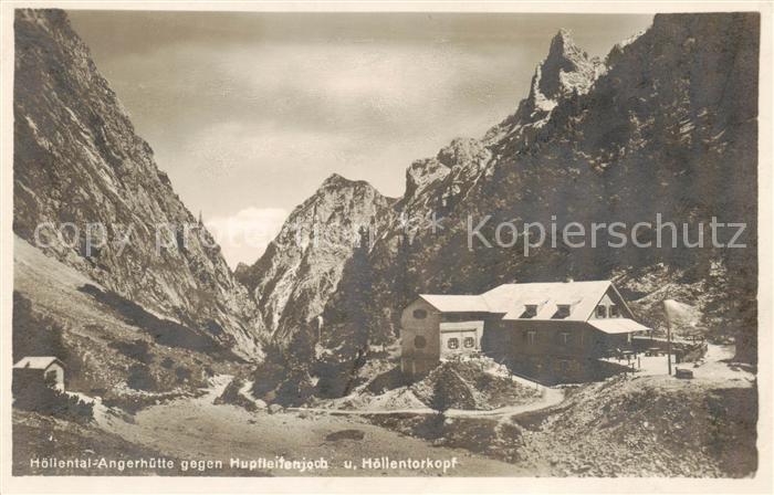 Angerhuette 1367m Grainau im Hoellental mit Hupfleitenjoch und Hoellentorkopf