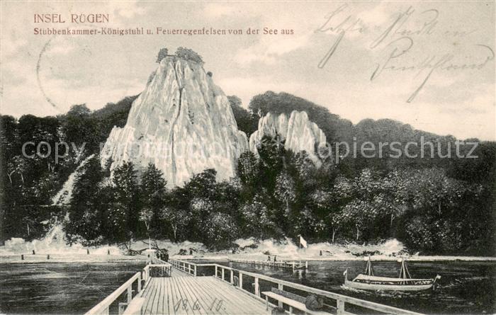 Insel Ruegen Stubbenkammer Koenigstuhl und Feuerregenfelsen von der See aus