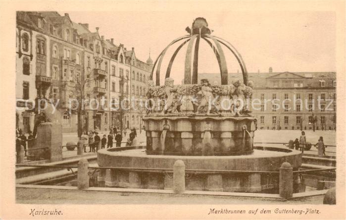 Karlsruhe Baden Marktbrunnen auf dem Guttenberg Platz