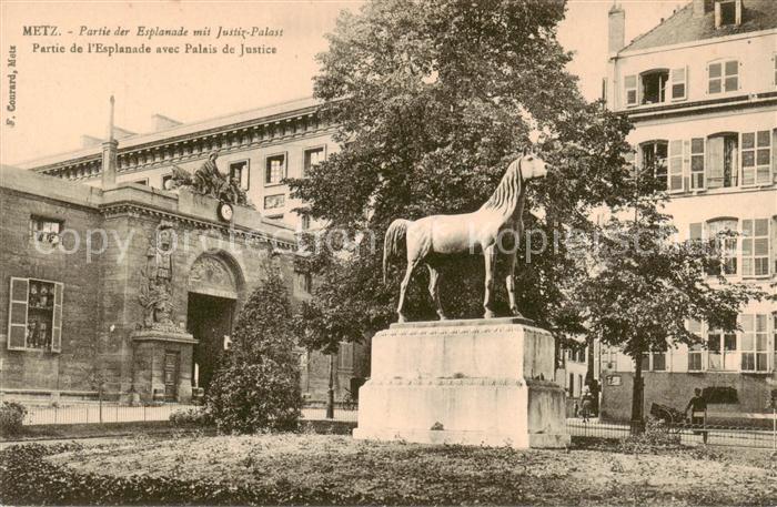 Metz  57 Moselle Partie de l Esplanade avec Palais de Justice Monument