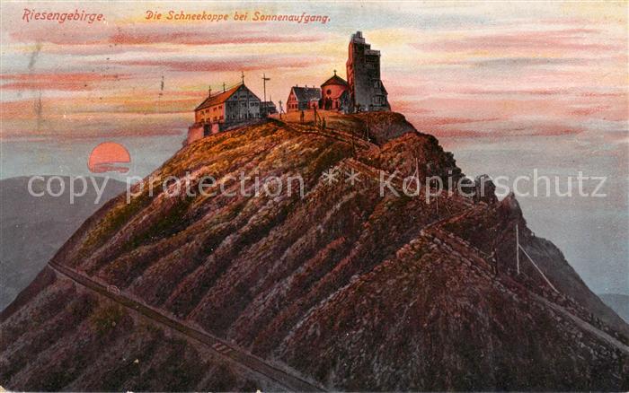 Krummhuebel Karpacz Riesengebirge PL Schneekoppe bei Sonnenaufgang