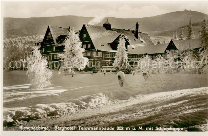 Riesengebirge Krkonose Karkonosze Berghotel Teichmannbaude mit Schneekoppe