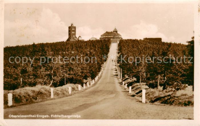 Oberwiesenthal Erzgebirge Fichtelbergstrasse mit Unterkunftshaus