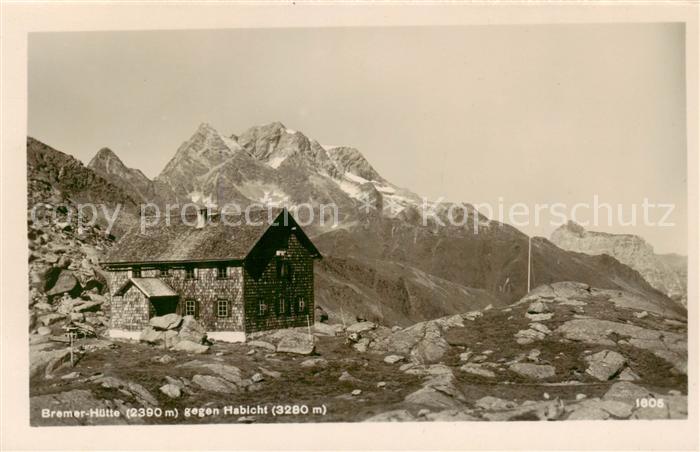 Bremerhuette 2390m Stubaital Tirol AT mit Habicht