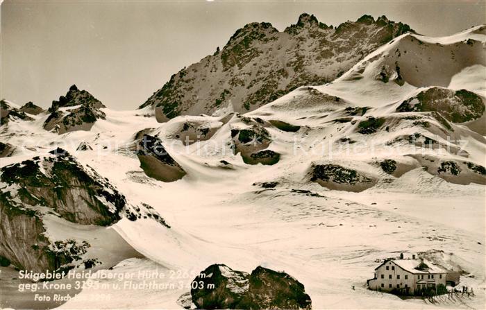 Heidelbergerhuette 2265m Tirol AT mit Krone und Fluchthorn