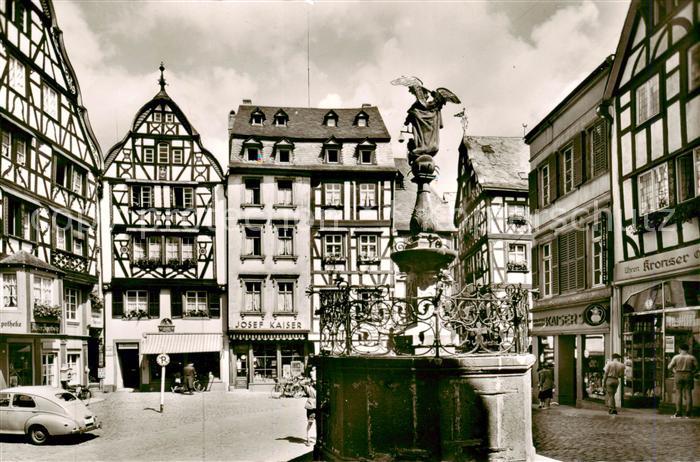 Bernkastel-Kues Berncastel Marktplatz Brunnen