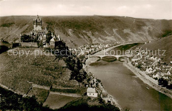 Cochem Kochem Mosel Burg Mosel und Neue Bruecke von den Drei Kreuzen