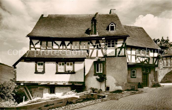 Enkirch Mosel altes Fachwerkhaus an der Oberstrasse