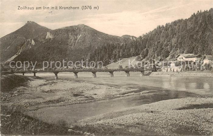 Zollhaus Inn Insbruck Tirol AT Uferpartie am Fluss Blick gegen Kranzhorn