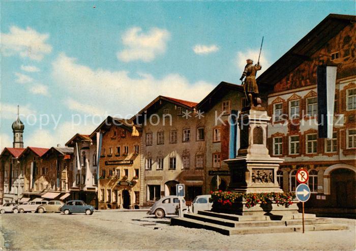 Bad Toelz Obermarkt mit Winzerer Denkmal