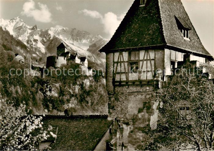Liechtenstein Fuerstentum Schloss Vaduz mit Rappenstein und Falknis