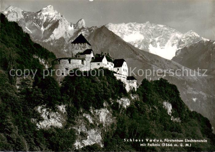 Liechtenstein Fuerstentum Schloss Vaduz mit Falknis