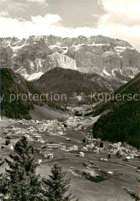 Wolkenstein Groeden Panorama mit Sella Gruppe