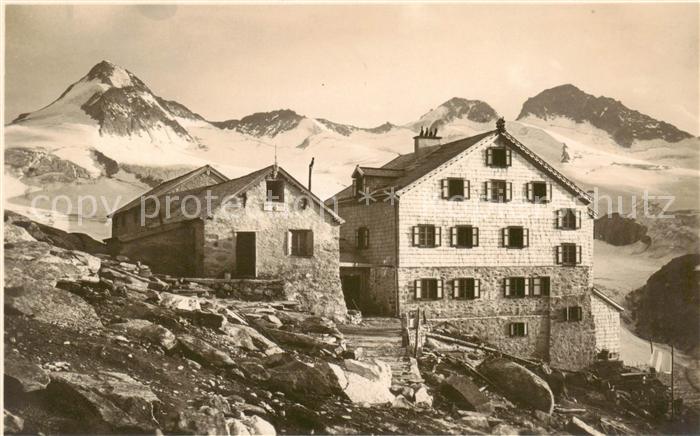 Kuersingerhuette 2558m Grossvenediger AT mit Grossem Geiger