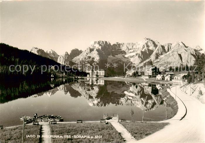 Lago di Misurina IT Bergsee Berghotels Sorapis Dolomiten
