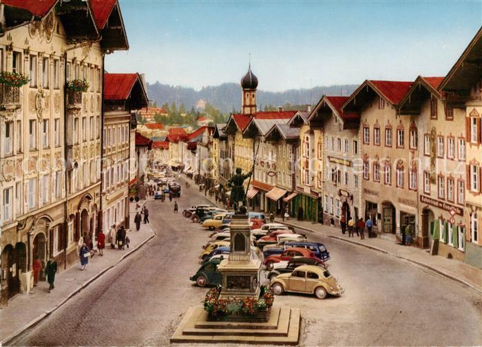 Bad Toelz Historische Marktstrasse mit Winzerer Denkmal