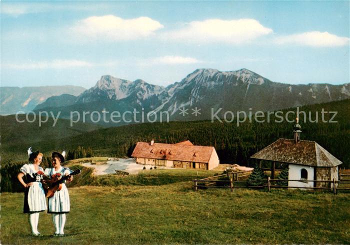 Zwiesel  Niederbayern Stoisser Alm mit Blick zum Untersberg Hochstaufen und Zwie