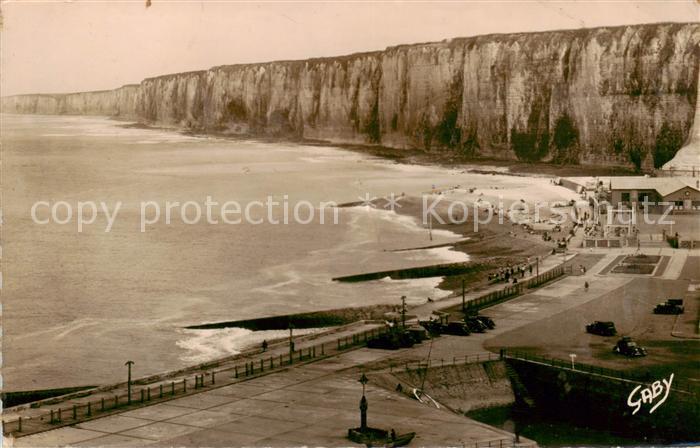 Saint-Valery-en-Caux La plage et les falaises vers Dieppe