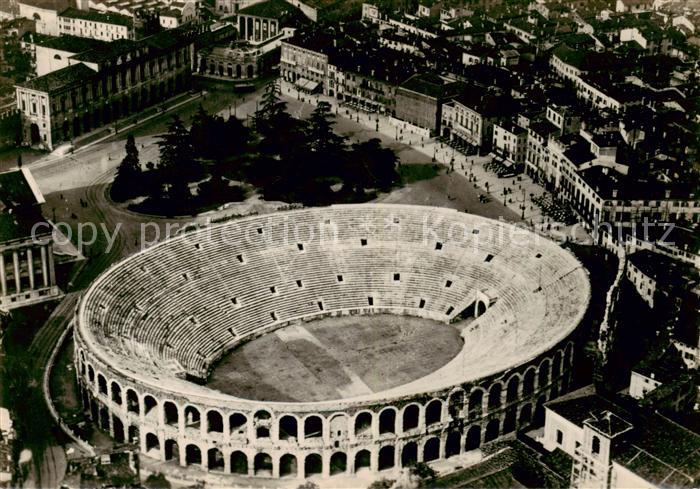 Verona  Veneto IT Peazza Bra Fliegeraufnahme