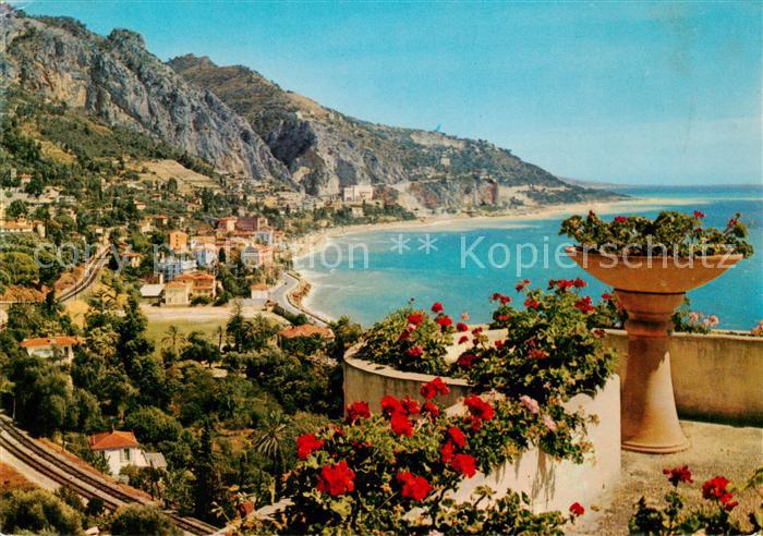 Menton 06 Vue sur Caravan la frontiere et l'Italie