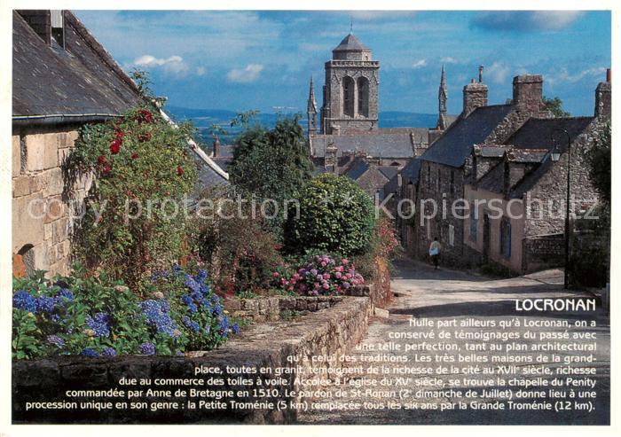 Locronan 29 Finistere Les vieilles maisons et Eglise St Roman