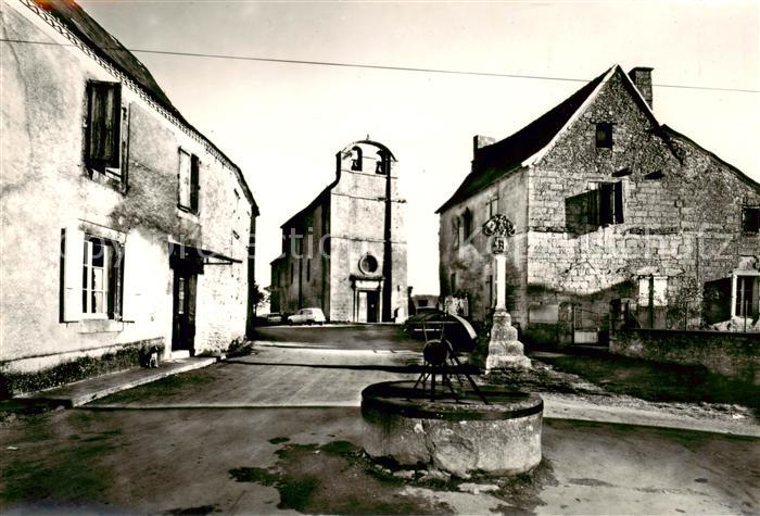 Fanlac Eglise et la grande place