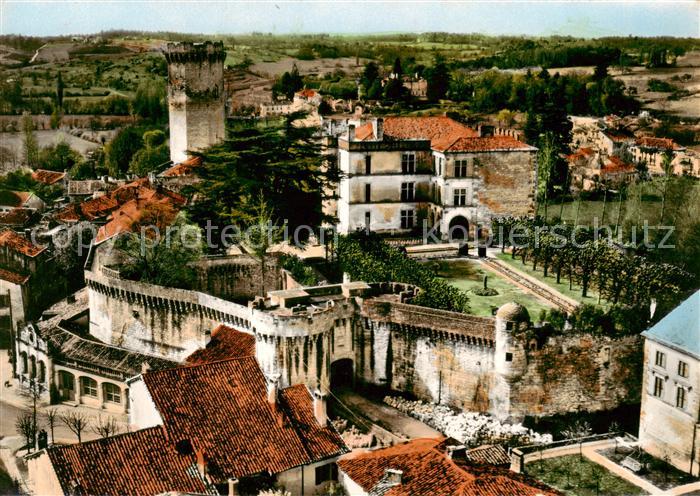 Bourdeilles Le porche La Cour Le Chateau renaissance Donjon polygonal