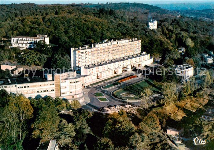 Salagnac Vue aerienne Le Grand Hotel et la Place