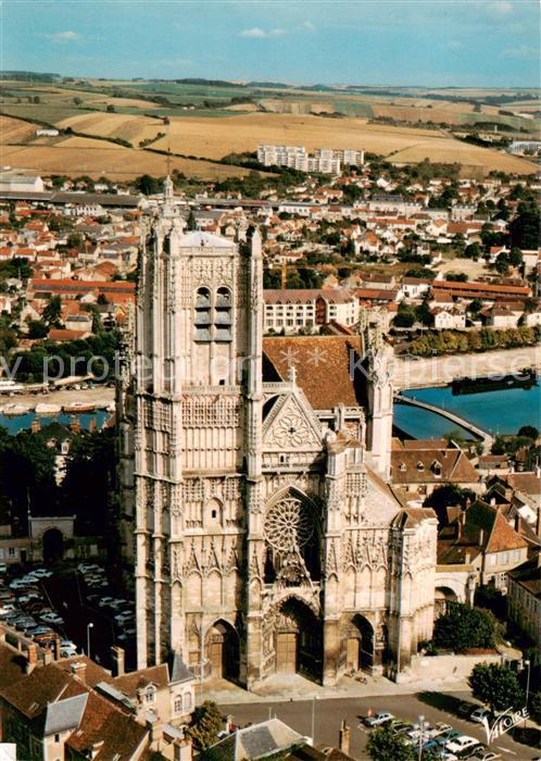 Auxerre 89 Vue aerienne de la cathedrale Saint Etienne