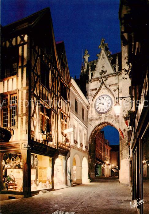 Auxerre 89 La tour de l’Horloge ou tour Gaillarde illuminee