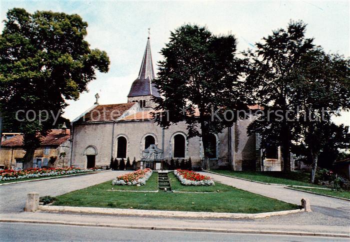 Contrexeville 88 Eglise et le monument aux morts