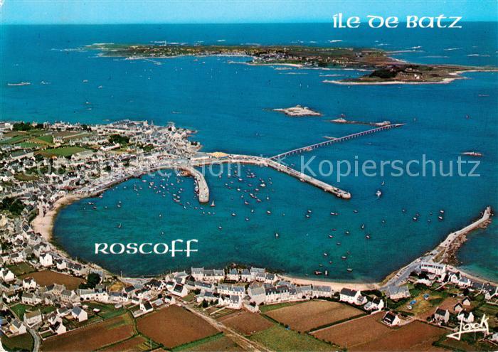 Roscoff Vue generale aerienne du port et l’Ile de Batz