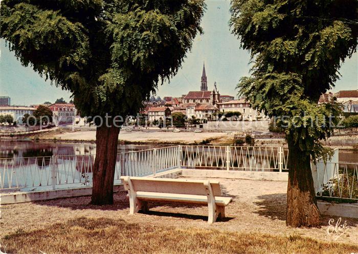 Bergerac Vue generale de la ville sur les bords de la Dordogne