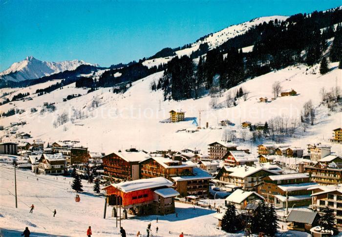 Les Gets 74 Haute-Savoie Vue partielle de la station et depart du telecabine des
