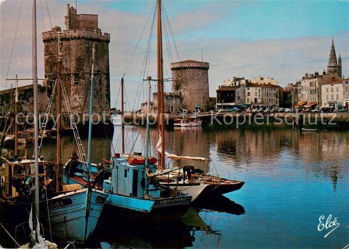 La Rochelle 17 Un coin du Port et les Trois Tour