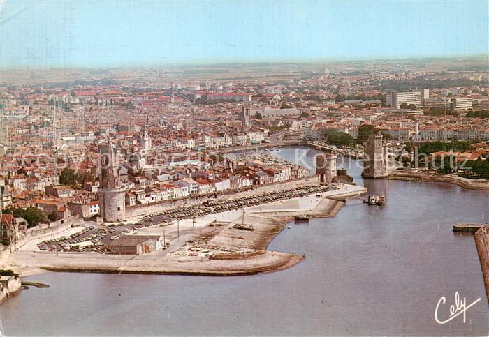 La Rochelle 17 Entree du port Vue generale aerienne